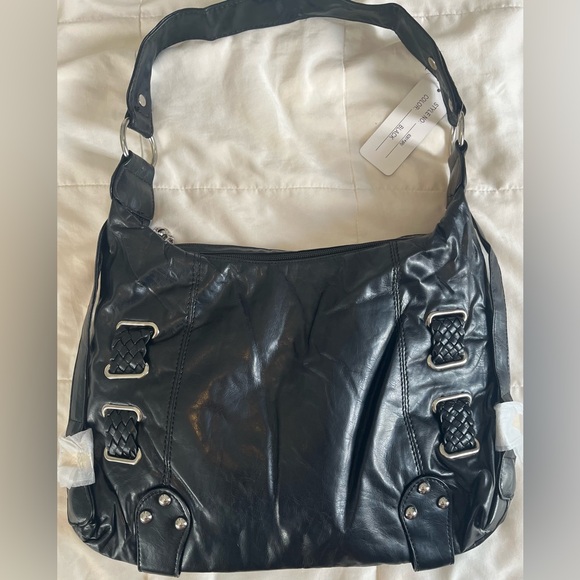 Candie's Stylish Black Shoulder Bag - Picture 6 of 12